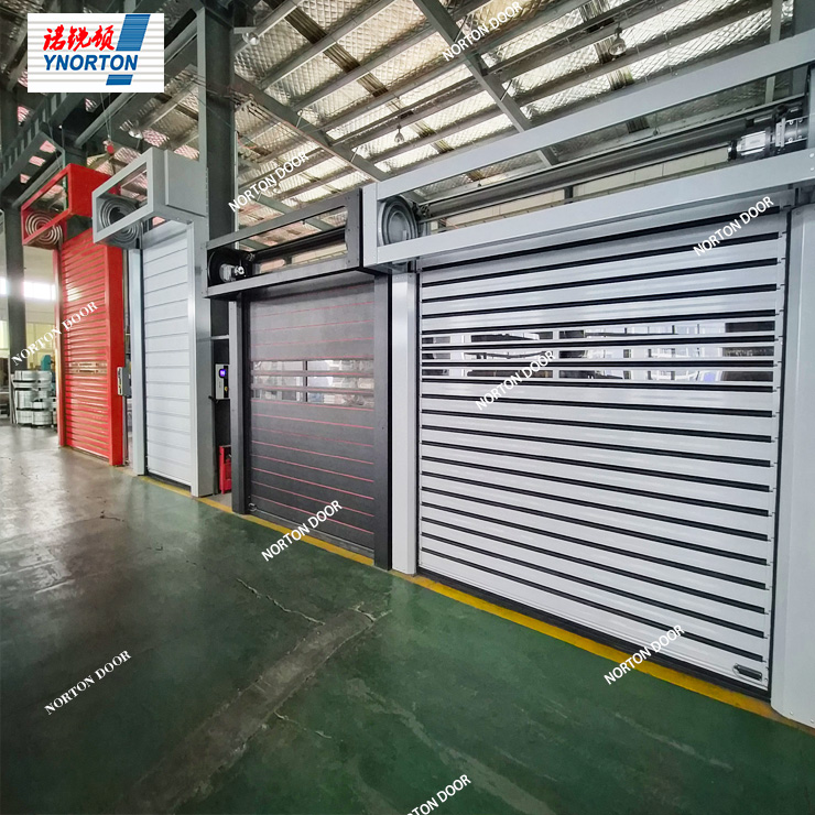 Hitra rolo vrata se zaradi udobja samodejno odpirajo in zapirajo.