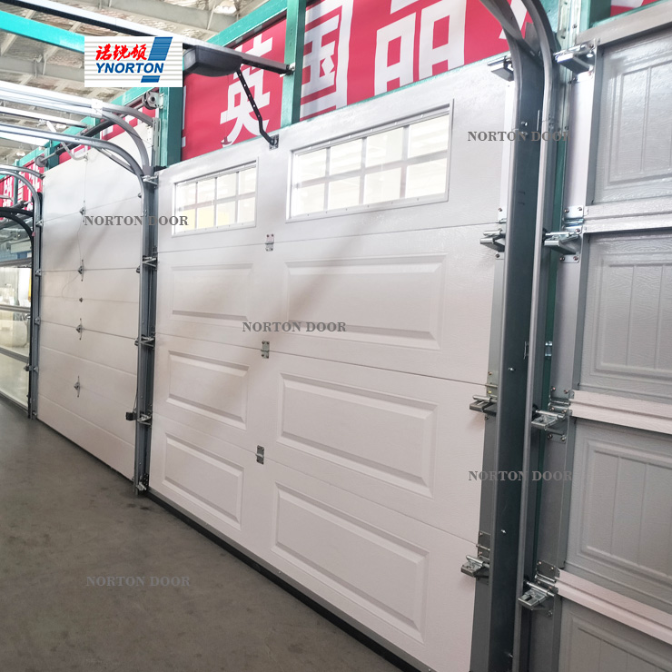 Pet ključnih točk za redno vzdrževanje garažnih vrat: ti triki pomagajo podaljšati njihovo življenjsko dobo