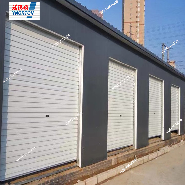 Kje so samoskladiščna rolo vrata primerna za uporabo?