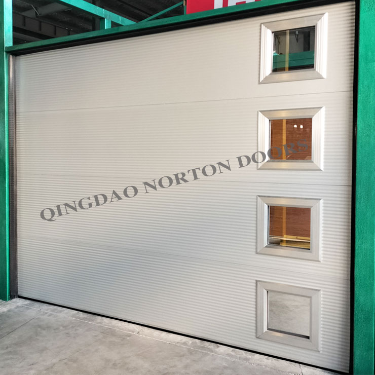 Samodejna garažna vrata z okni z aluminijevo zlitino